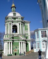На колокольне Свято-Успенского кафедрального собора в Смоленске установлен новый большой колокол